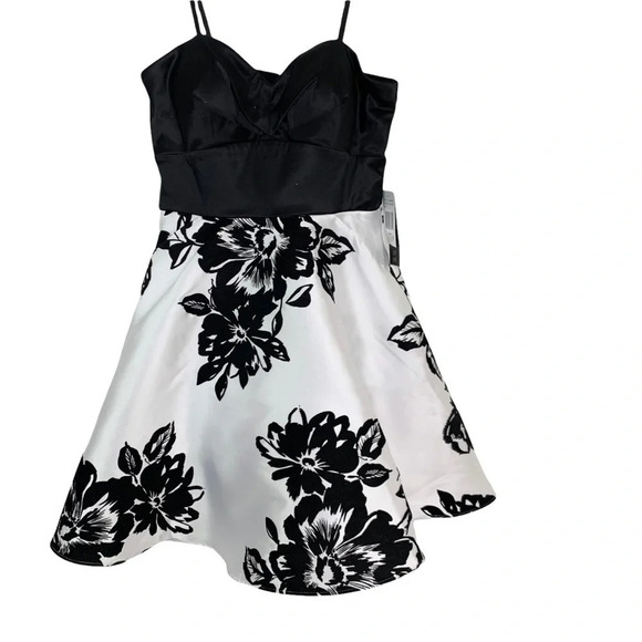 CITY VIBE Dress Strapless Floral Print Satin Flocked Fit & Flare Size 1 NWT - Picture 9 of 10
